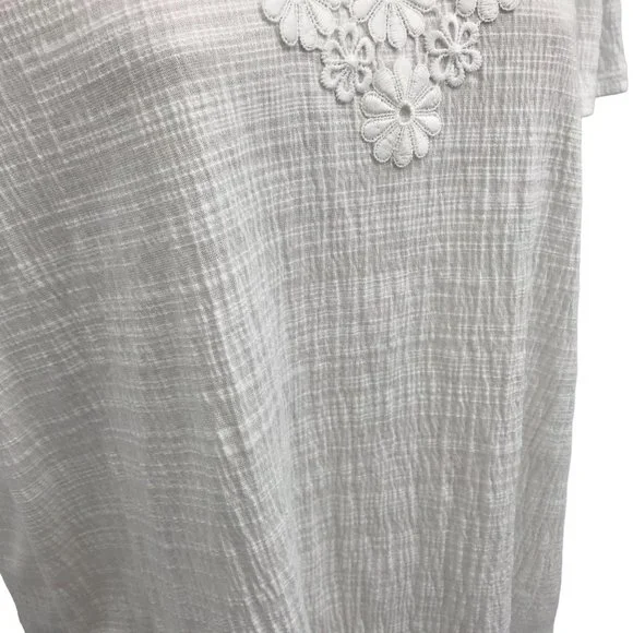 89th + Madison Womens White Eyelet Embroidered Short Sleeve Blouse Size M - Picture 3 of 8